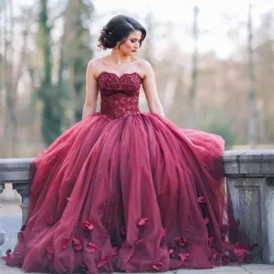 Chic Lace Beading Sweetheart Tulle Ball Gowns Quinceanera Dresses